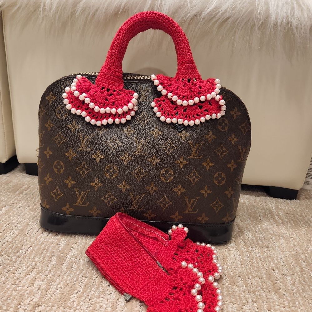 Handmade Crochet handbag handle cover!